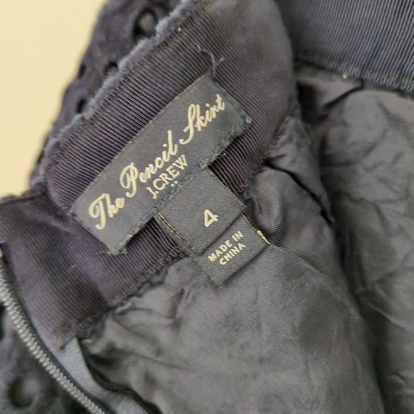 J. Crew Floral Eyelet Lace Pencil Skirt Sz 4 Navy Blue Lined Back Zipper - Picture 3 of 5